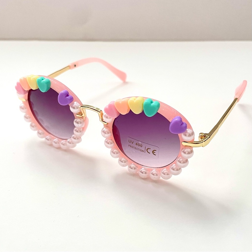Chic Girls Round Sunglasses with Pearls and Hearts - Supercute! - Picture 2 of 11